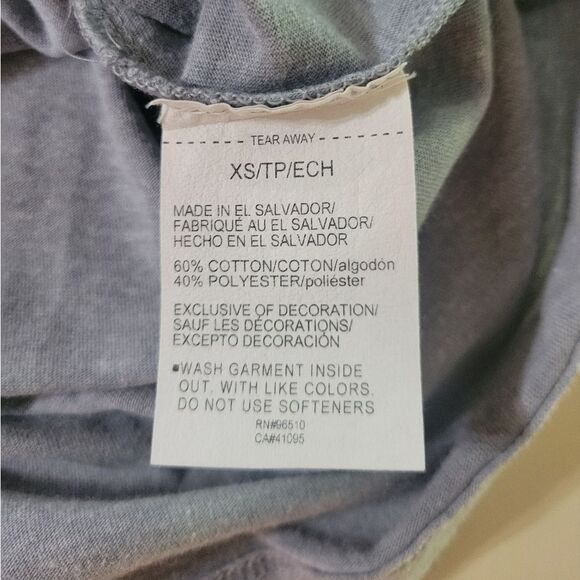 Under Armour Women's Gray Shine Wordmark Graphic Short Sleeve Tee - Picture 10 of 12